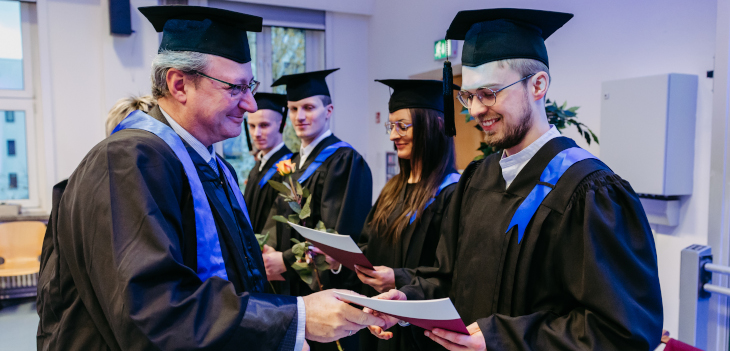 Header graduation farewell